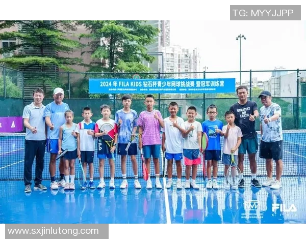 赛后复盘分析:上海网球队与深圳网球队的竞技状态与表现对比 赛后复盘分析:上海网球队与深圳网球队的竞技状态与表现对比